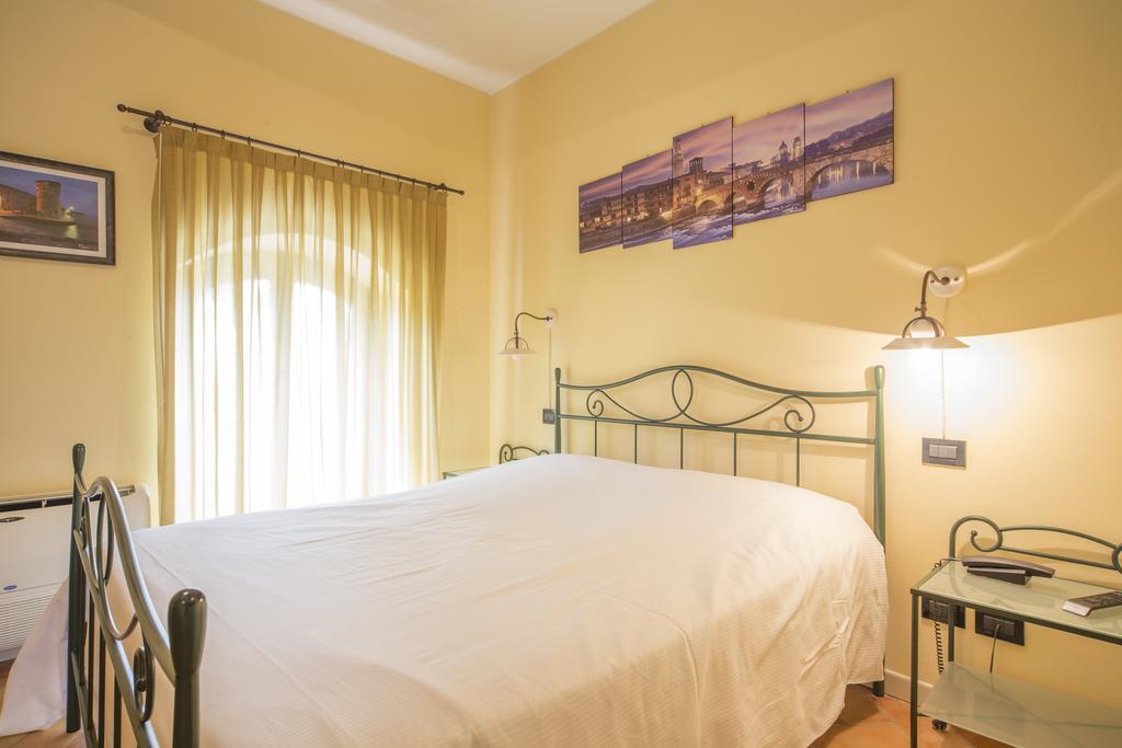 Hotel Antichi Cortili Dossobuono Zimmer foto